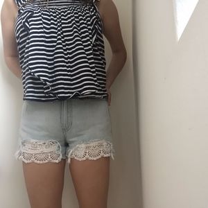 American Eagle Mom Short with Lace